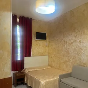 Affittacamere Termini Golden House